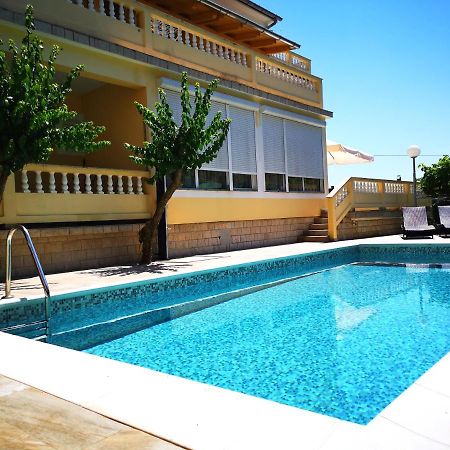 Apartments With A Swimming Pool Banjol, Rab - 11382 Eksteriør billede
